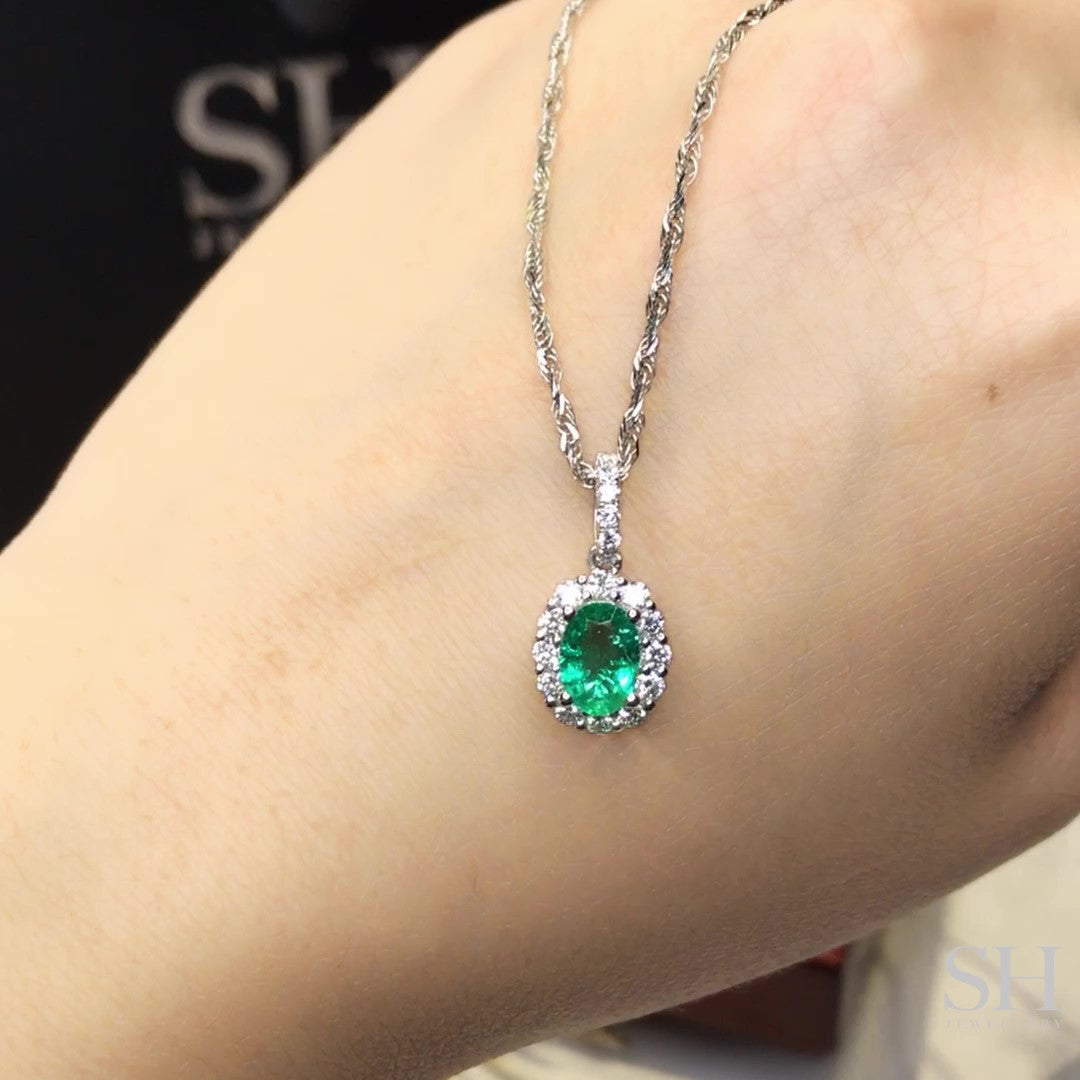 Oval Emerald Pendant - W0844