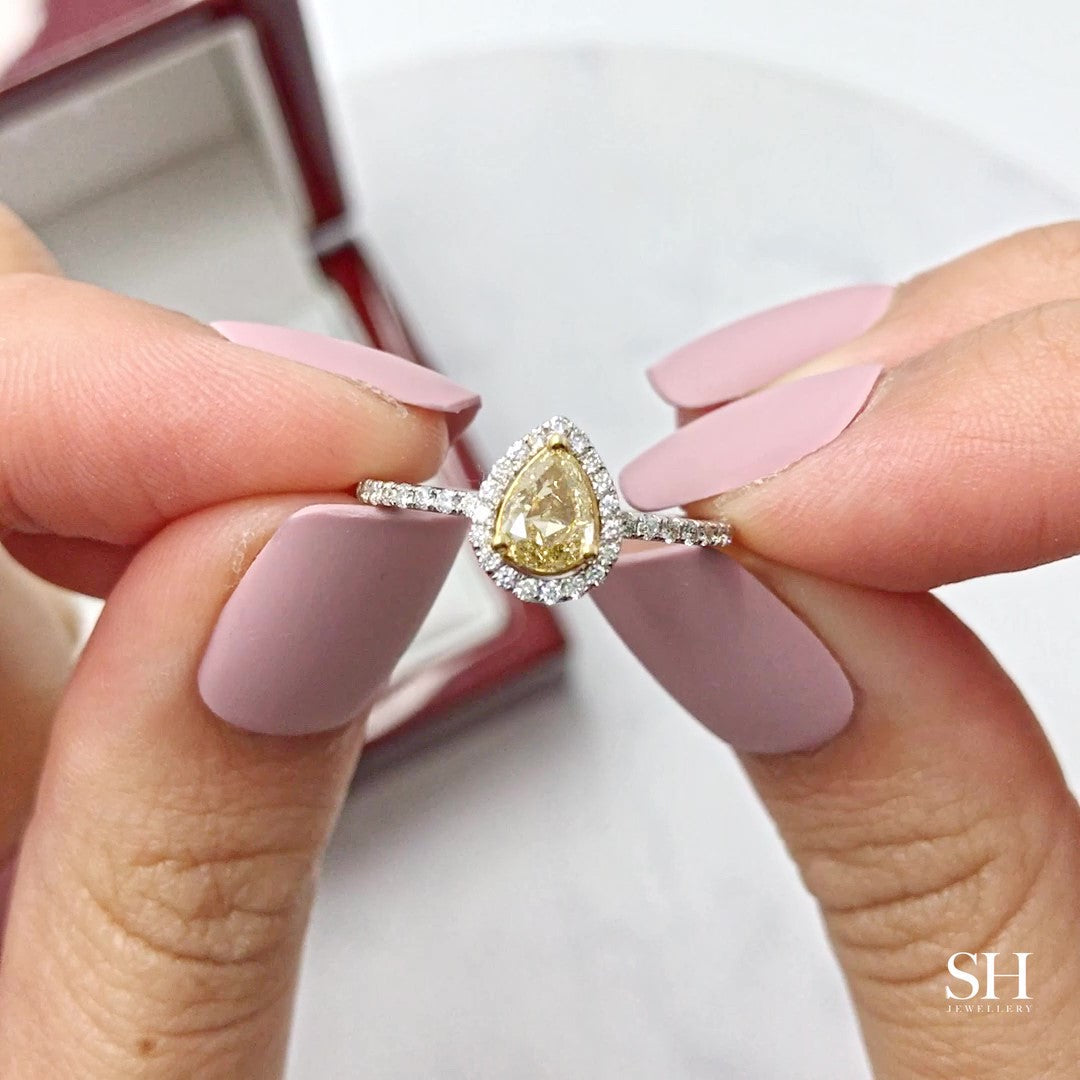 Pear-Shaped Yellow Diamond Halo design