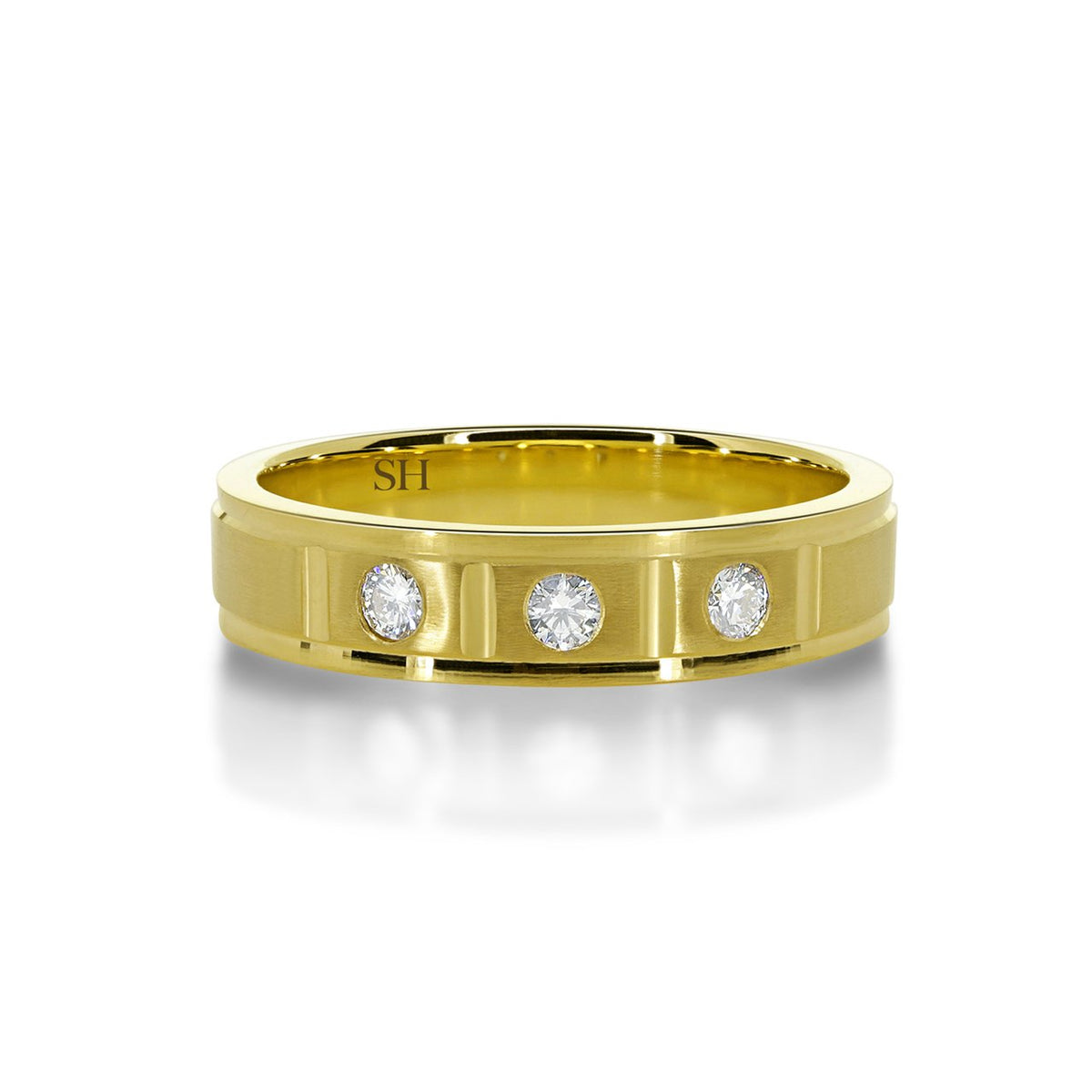Pictured with 0.18ct diamond|thumb_caption: 0.018 carat|thumb_group:1