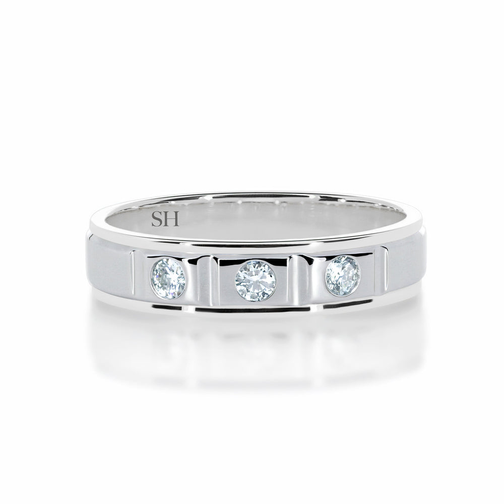 Pictured with 0.18ct diamond|thumb_caption: 0.18 carat|thumb_group:1|grid_preview:true