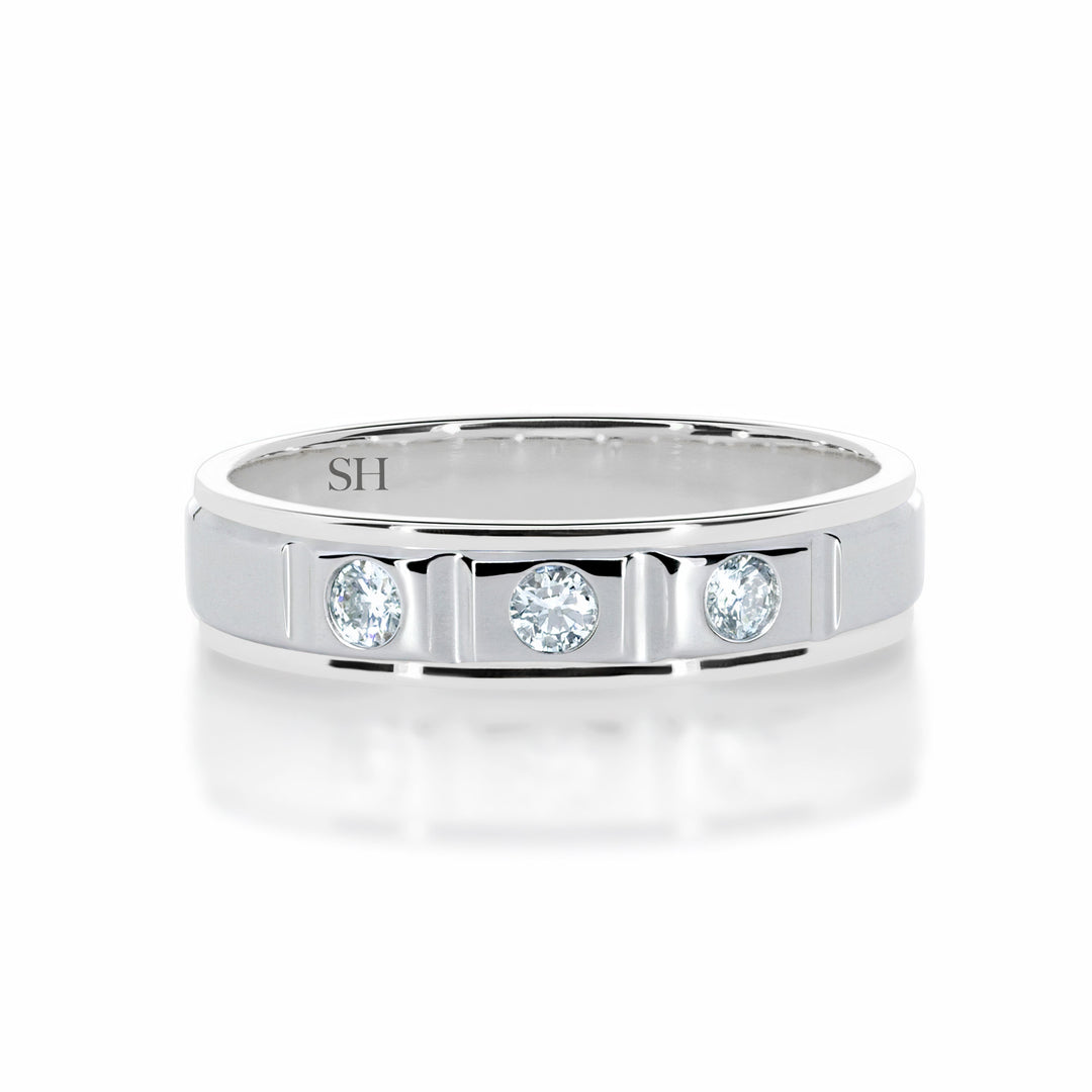 Pictured with 0.18ct diamond|thumb_caption: 0.18 carat|thumb_group:1|grid_preview:true