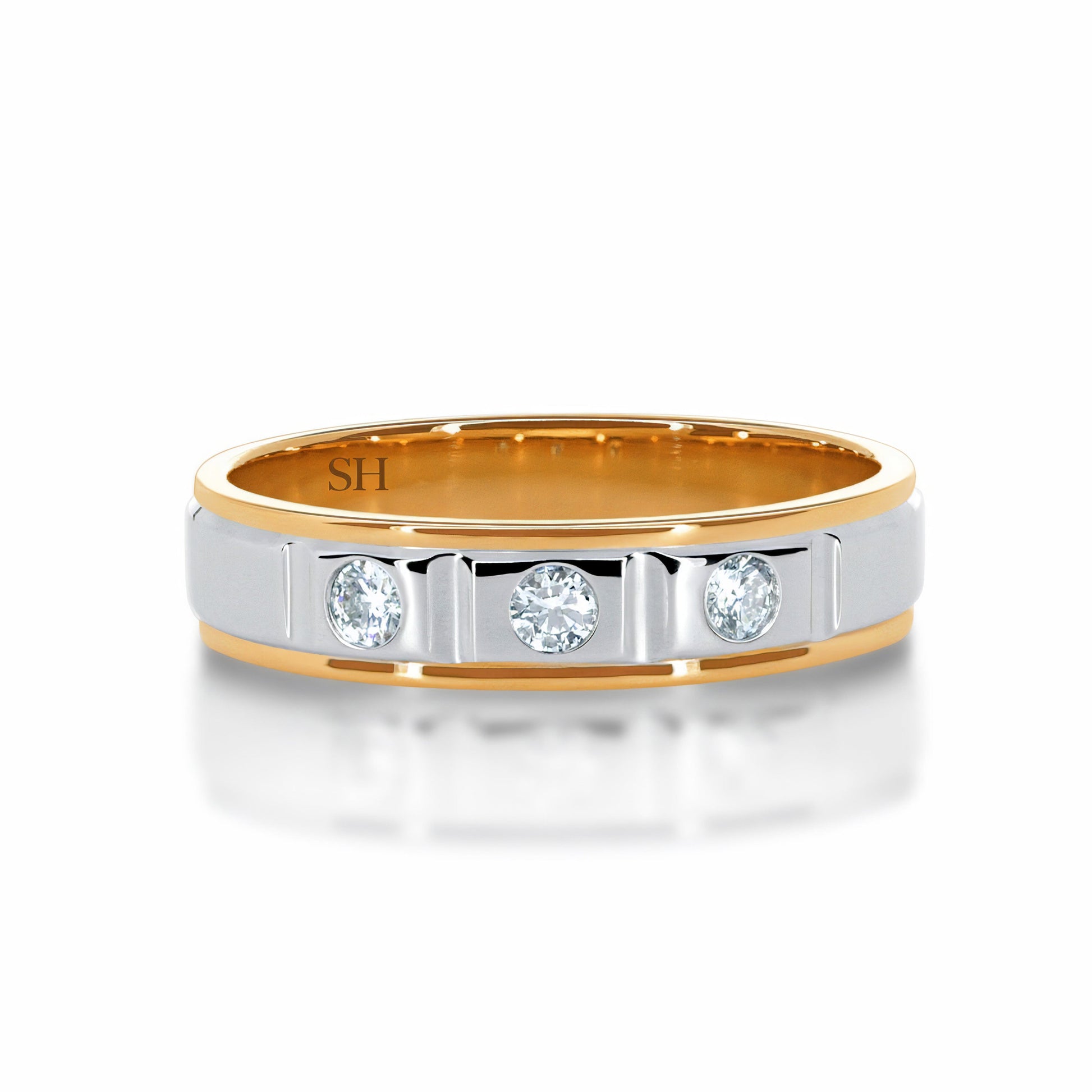Pictured with 0.18ct diamond|thumb_caption: 0.18 carat|thumb_group:1|grid_preview:true