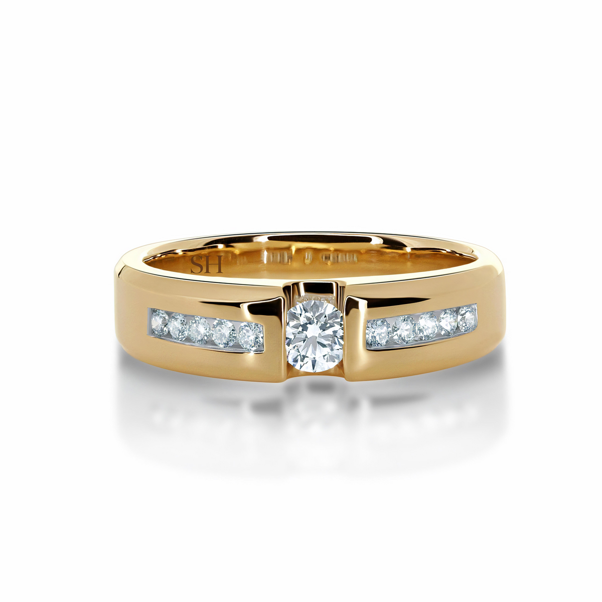 Pictured with 0.30ct diamond|thumb_caption: 0.30 carat|thumb_group:1