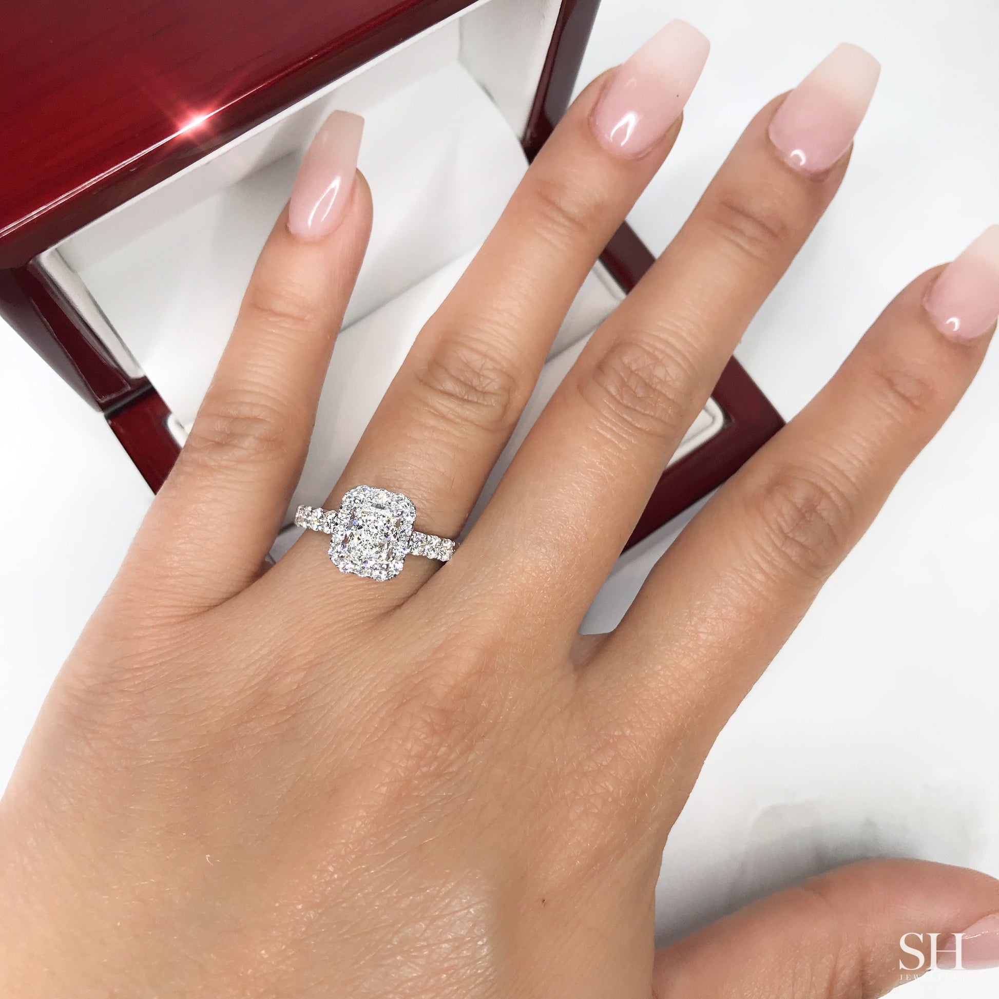 thumb_caption:0.90 carat|thumb_group:2|grid_preview:true