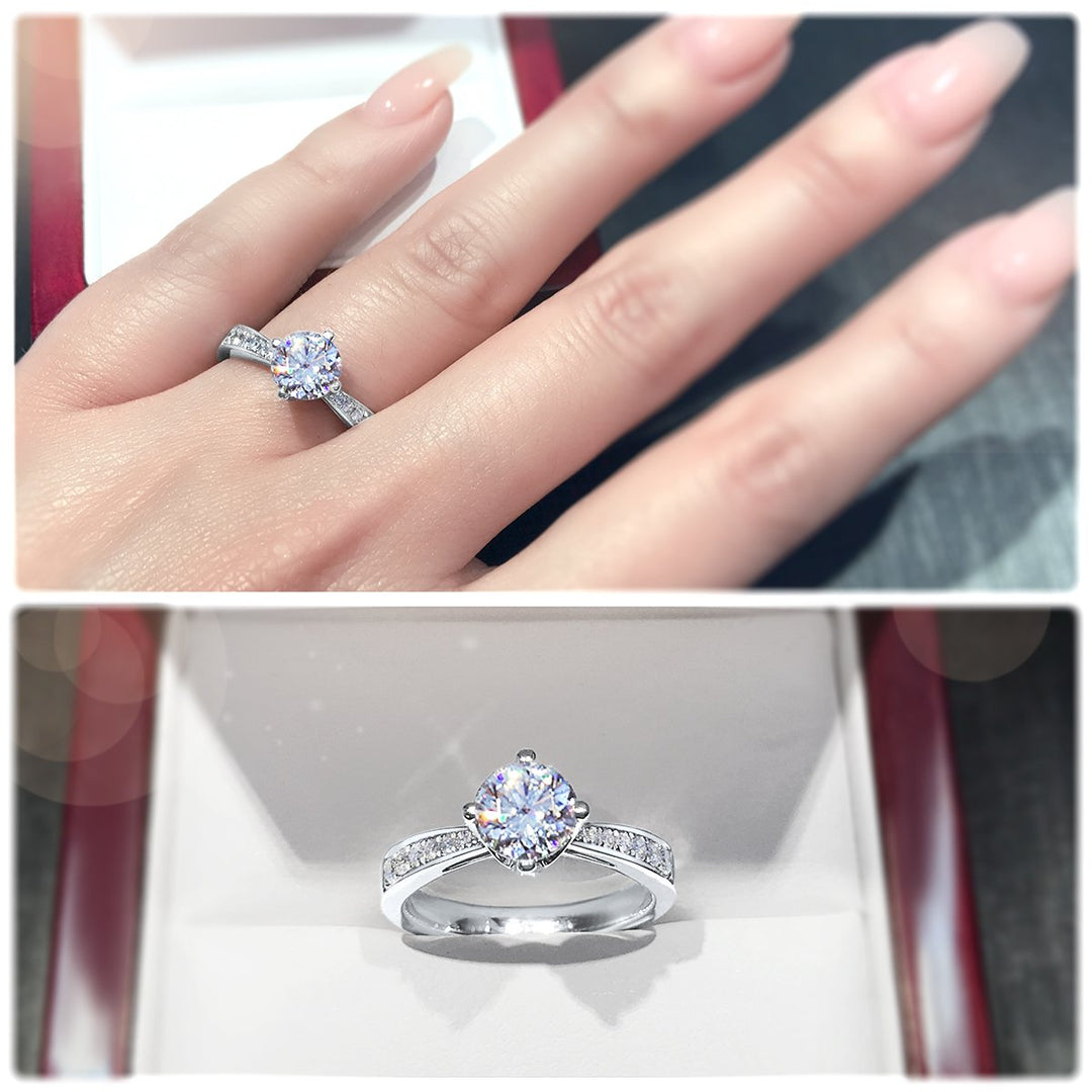 Classic offset 4-Claw setting with tapered band - W0021