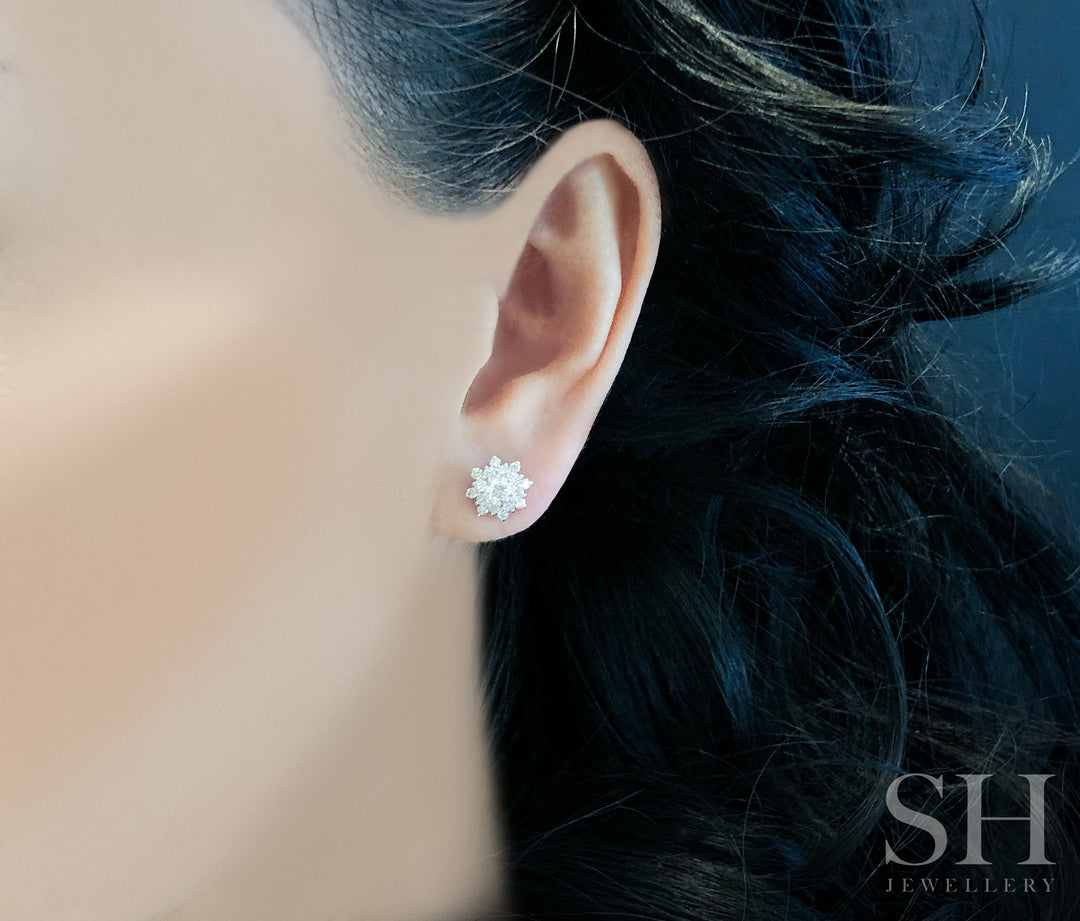 thumb_caption:0.40ct TW centre diamonds (0.20ct each)|thumb_group:3
