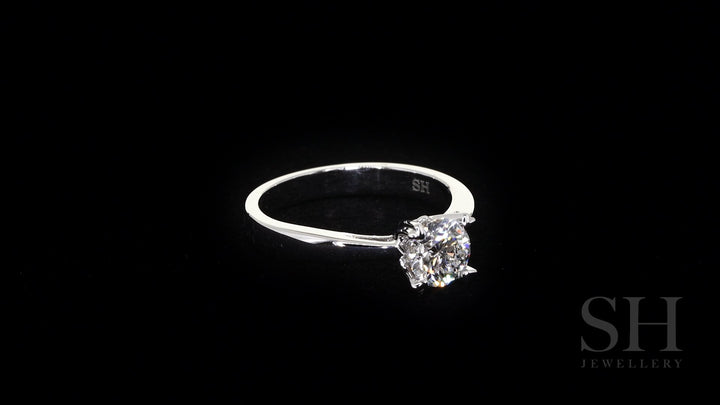 4-Claw solitaire engagement ring with heart shaped prong tips - W0001