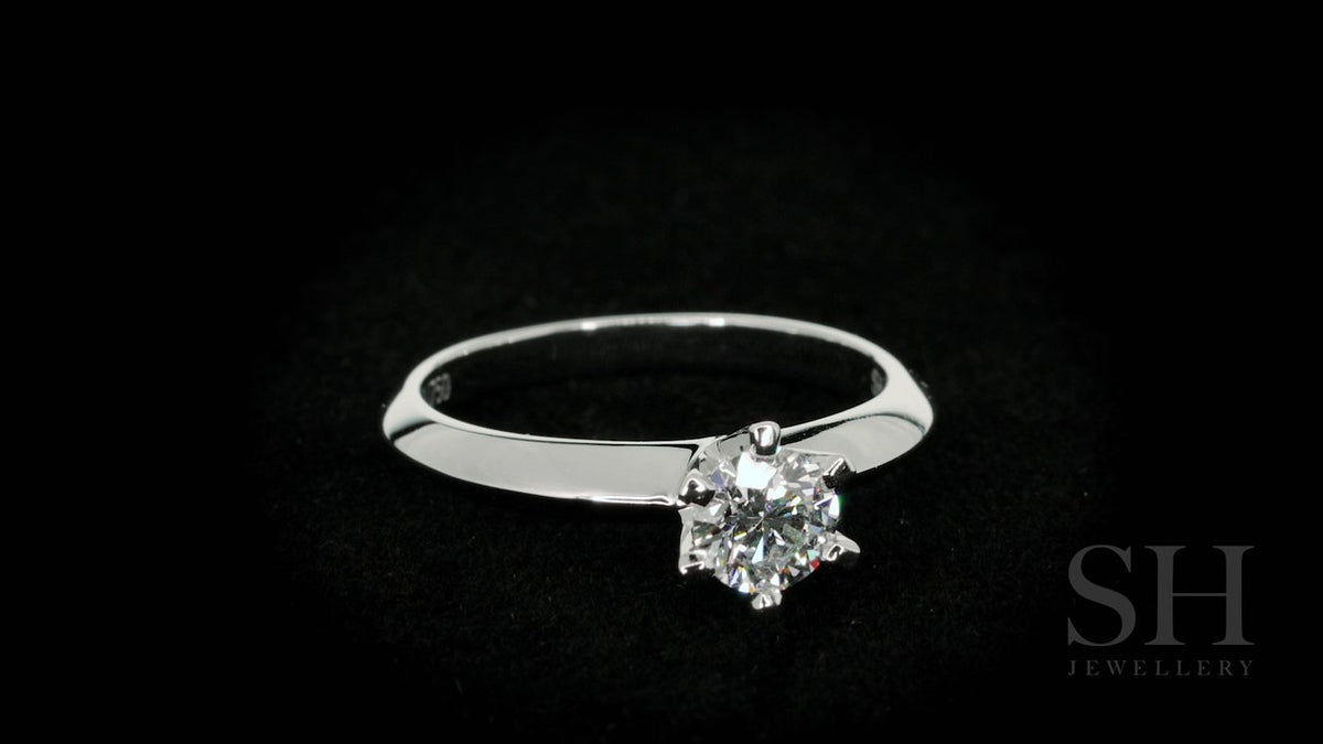 Classic 6-Claw solitaire engagement ring - W0004