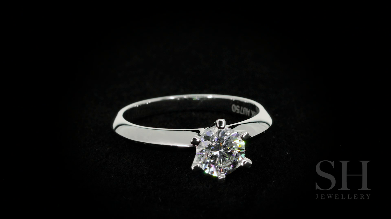 Classic 6-Claw solitaire engagement ring - W0004