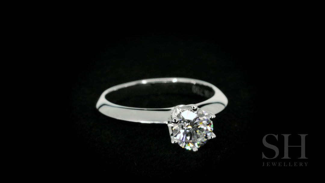 Classic 6-Claw solitaire engagement ring - W0004