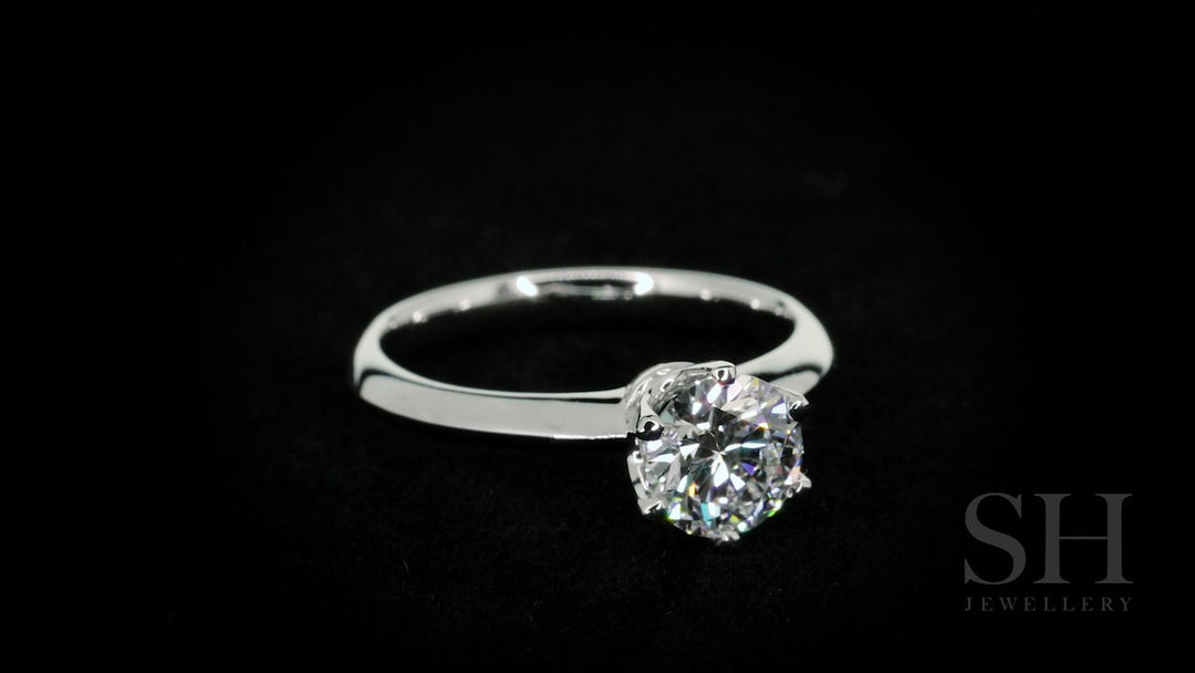 Classic 6-Claw solitaire engagement ring - W0004