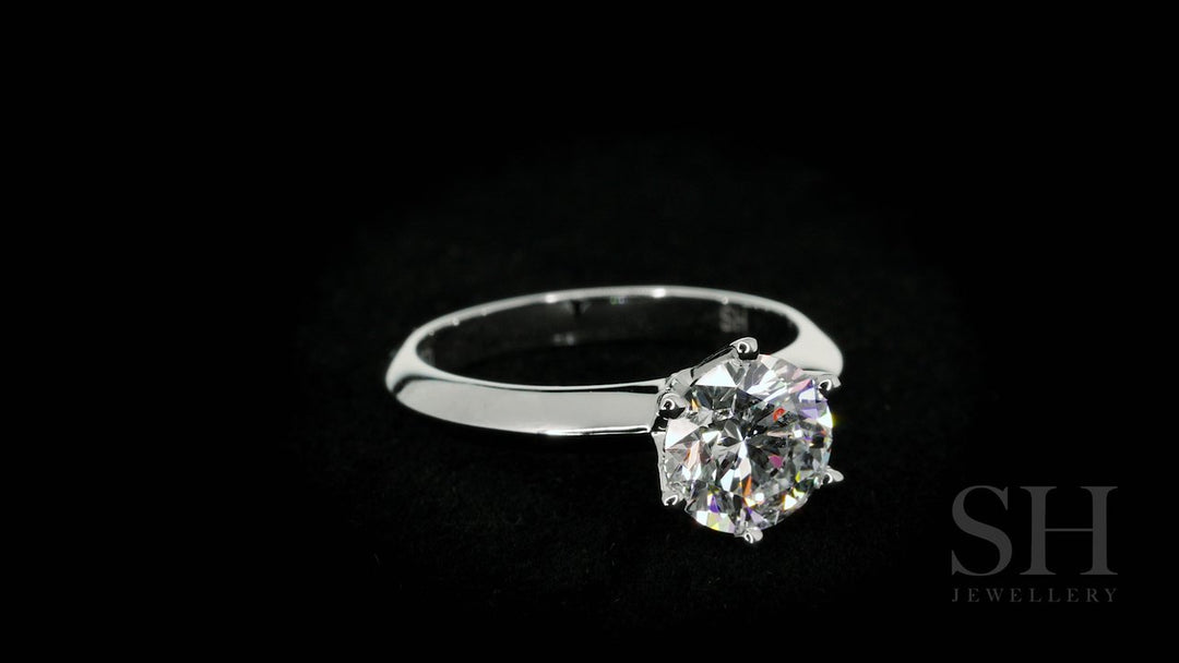 Classic 6-Claw solitaire engagement ring - W0004