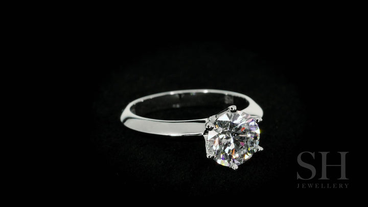 Classic 6-Claw solitaire engagement ring - W0004