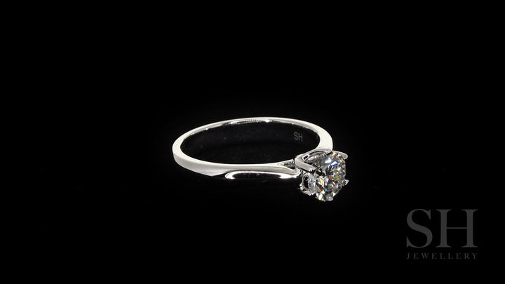 Webbed 6-Claw solitaire engagement ring - W0007