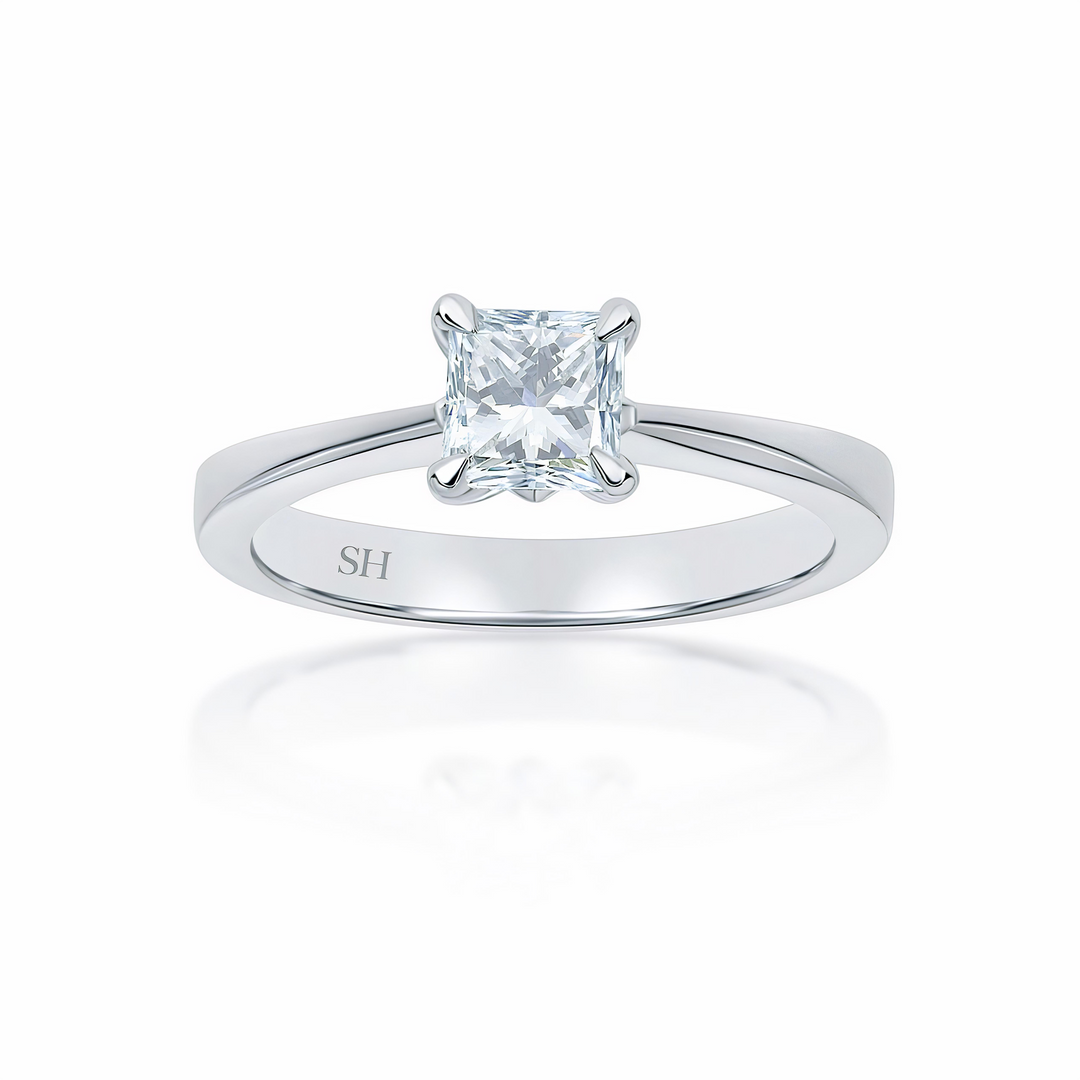 Modern 4-Claw solitaire Princess Cut engagement ring - W0008