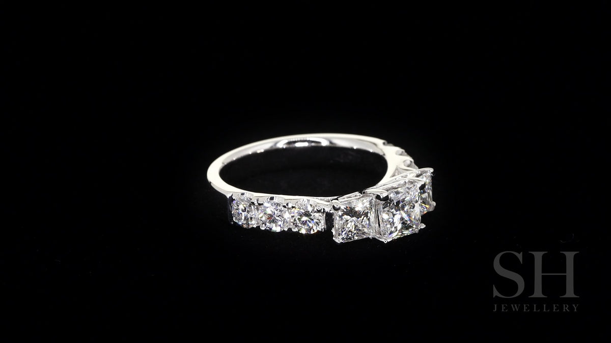 video:_Hwf3k8qrzY|video360:true|caption:Shown with 0.70ct diamond.|option:Carats=0.7 carat|thumb_caption:0.70 carat|thumb_group:2