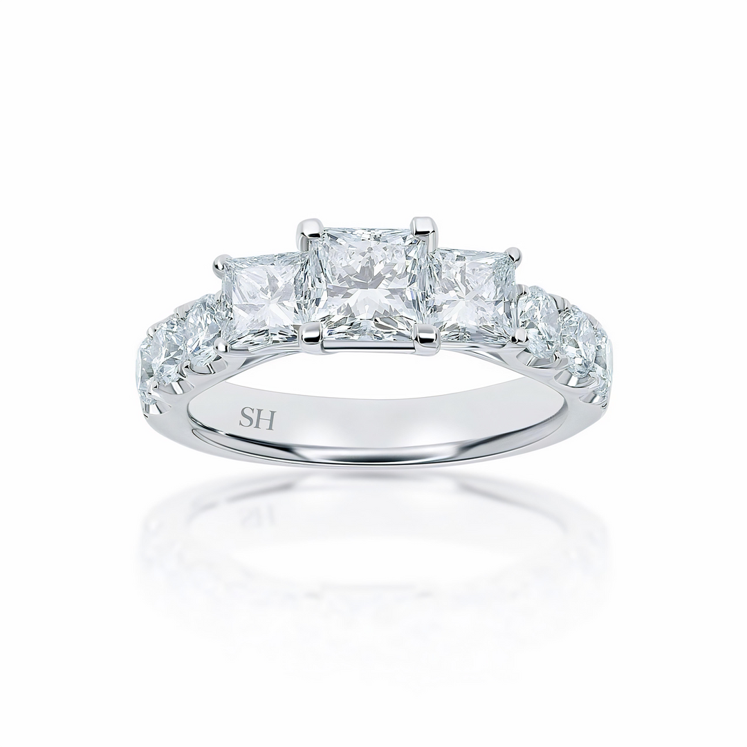 Pictured with 0.70ct diamond.|option:Carats=0.90 carat|thumb_caption:0.95 carat