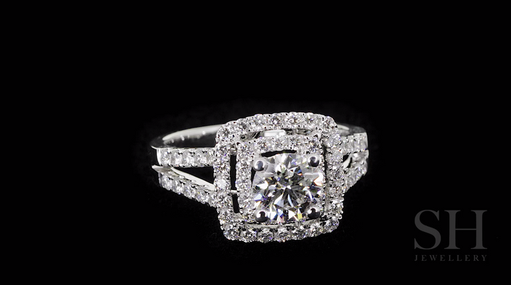 video:NF9C8f79_Lk|video360:true|caption:Shown with 0.90ct diamond.|option:Carats=0.90 carat|thumb_caption:0.90 carat|thumb_group:3