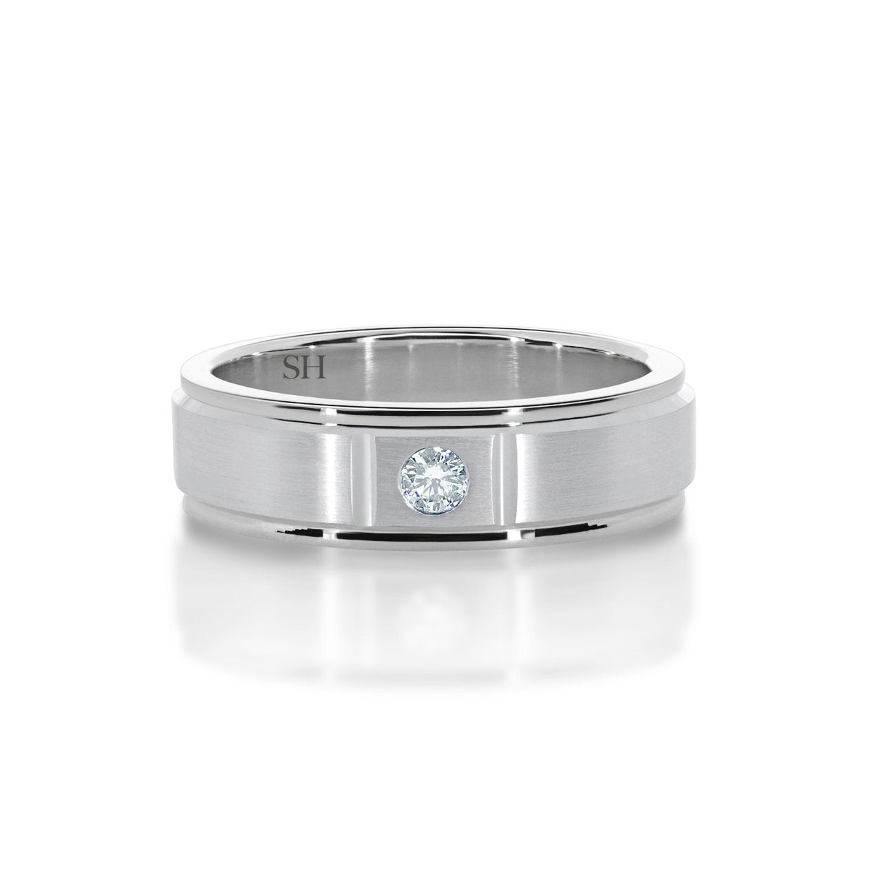 Pictured with 0.10ct diamond|thumb_caption: 0.10 carat|thumb_group:1|grid_preview:true