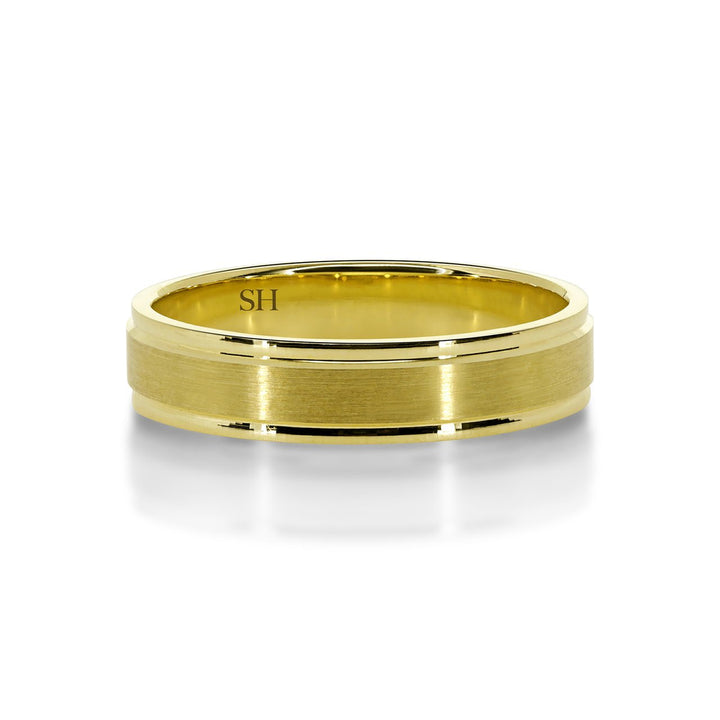 Yellow gold wedding band with central satin finish (4.2mm) - W0215