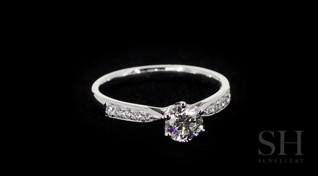 video:wsCUOQT9Lwc|video360:true|caption:Shown with 0.50ct diamond.|option:Carats=0.50 carat|thumb_caption:0.50 carat