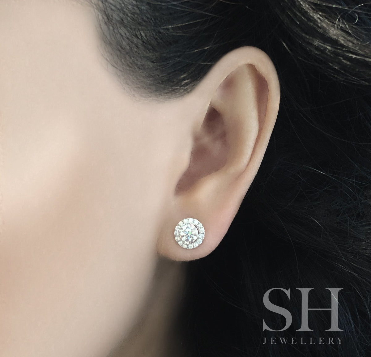 thumb_caption:0.90ct TW0.90ct TW centre diamonds (0.45ct each)|thumb_group:3