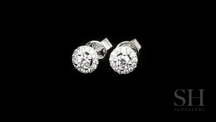 video:w5l3FejgzDo|video360:true|caption:Shown with 0.40ct TW|option:Carats=0.4 carat|thumb_caption:0.40ct TW centre diamonds (0.20ct each)|thumb_group:2