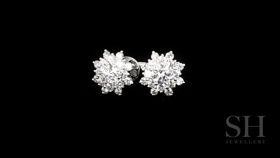 video:84aPtdRW-aY|video360:true|caption:Shown with 0.40ct TW|option:Carats=0.4 carat|thumb_caption:0.40ct TW centre diamonds (0.20ct each)|thumb_group:2
