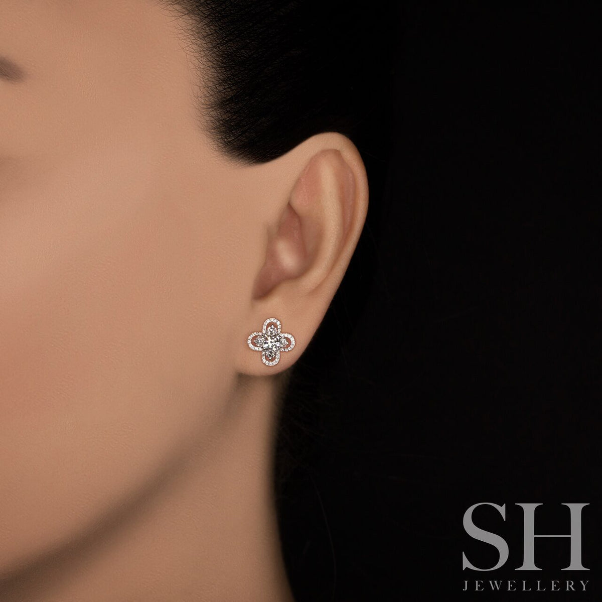 thumb_caption:0.44ct TW centre diamonds (0.22ct each)|thumb_group:3|grid_preview:true