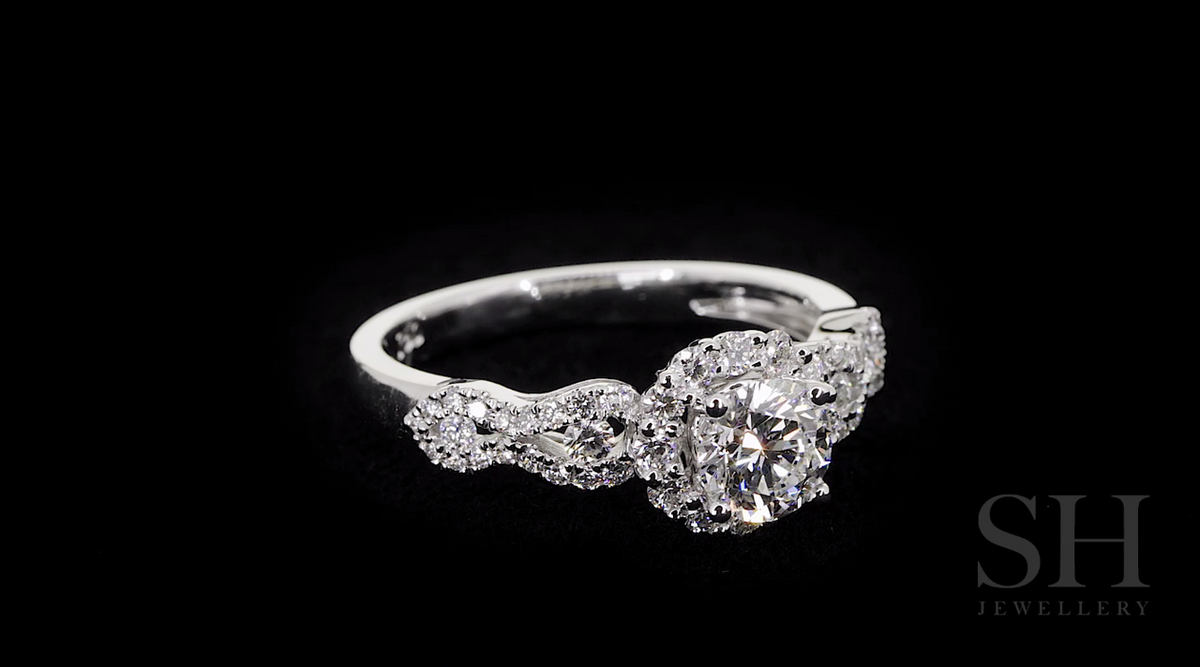 video:2XZB3Emhd0I|video360:true|caption:Shown with 0.60ct diamond.|option:Carats=0.60 carat|thumb_caption:0.60 carat