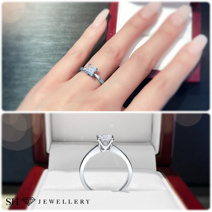 Princess Cut solitaire in four claws - W0334