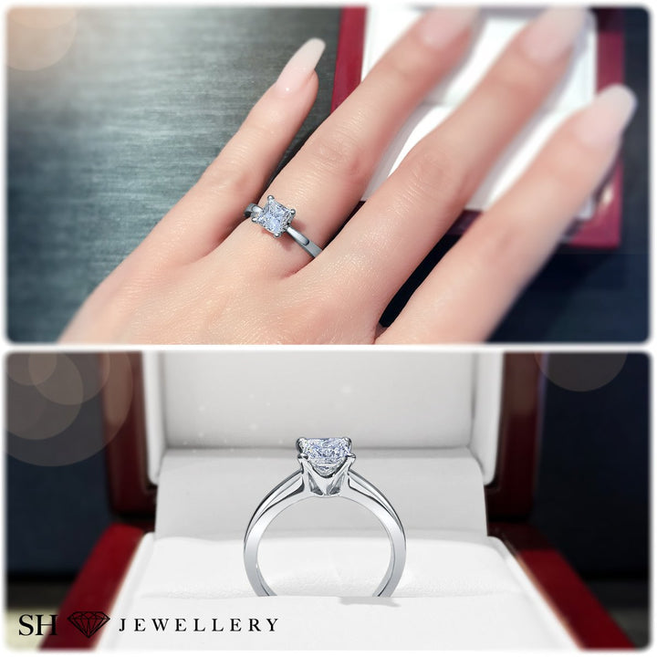 Princess Cut solitaire in four claws - W0334