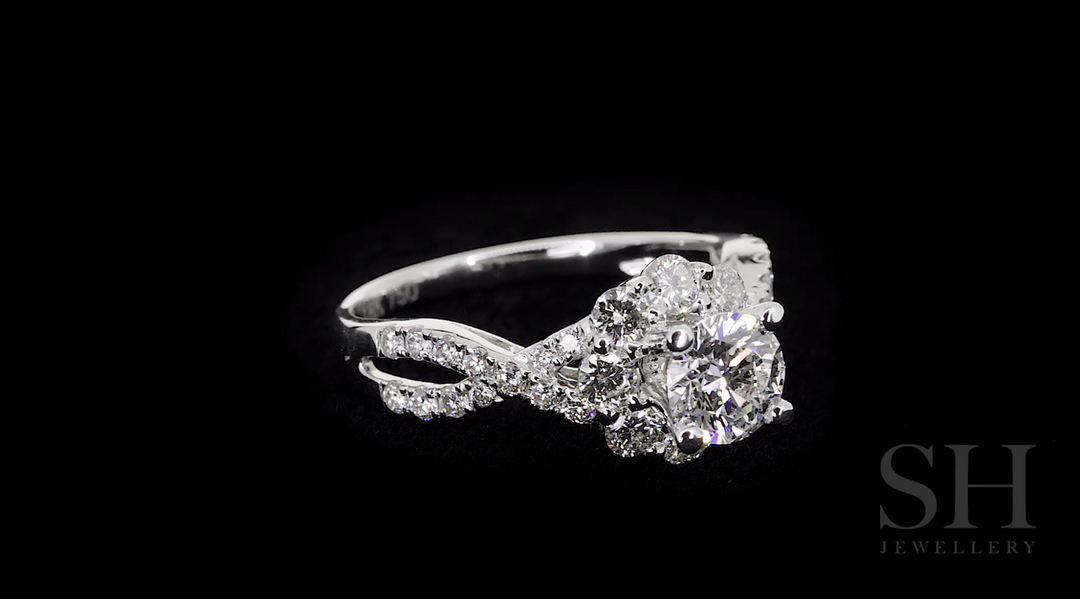 video:JvZ6sYbNtcA|video360:true|caption:Shown with 0.80ct diamond.|option:Carats=0.80 carat|thumb_caption:0.80 carat