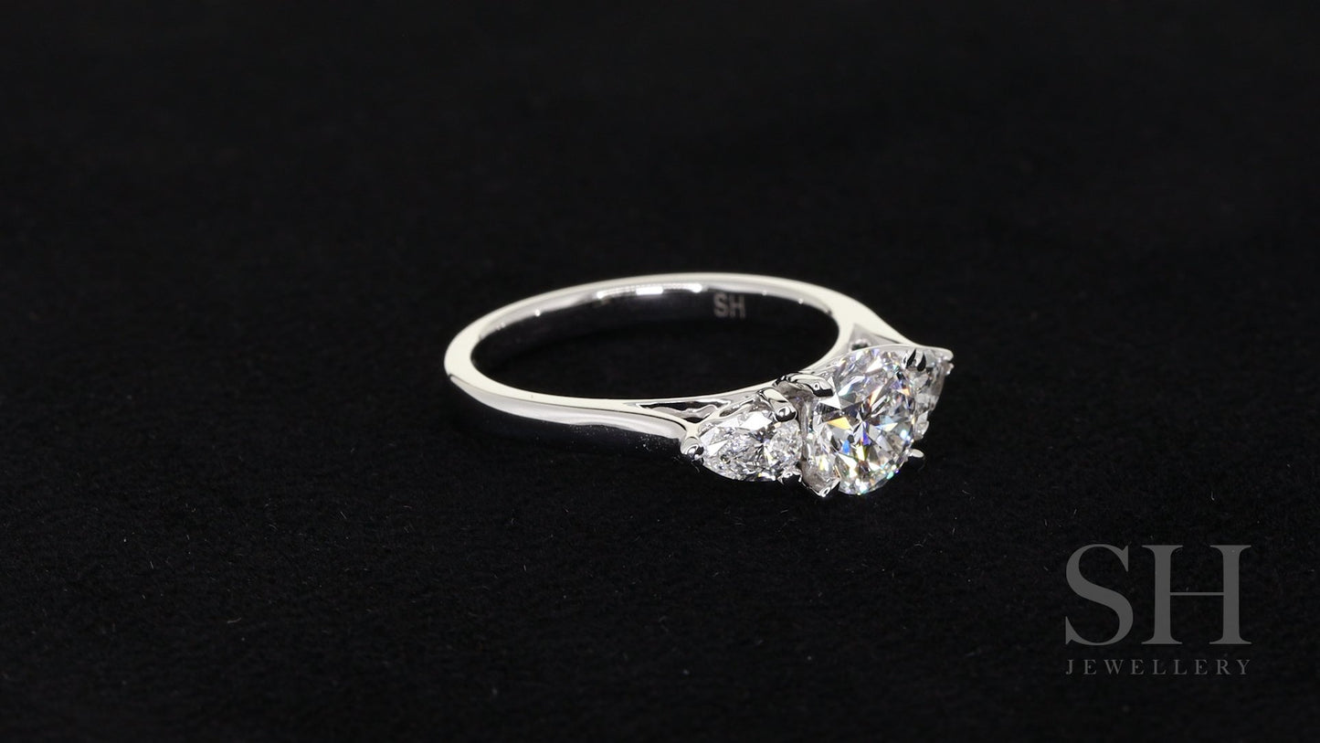 video:b90QSYNjmlE|video360:true|caption:Shown with 1.0ct diamond.|option:Carats=1.0 carat|thumb_caption:1.0 carat
