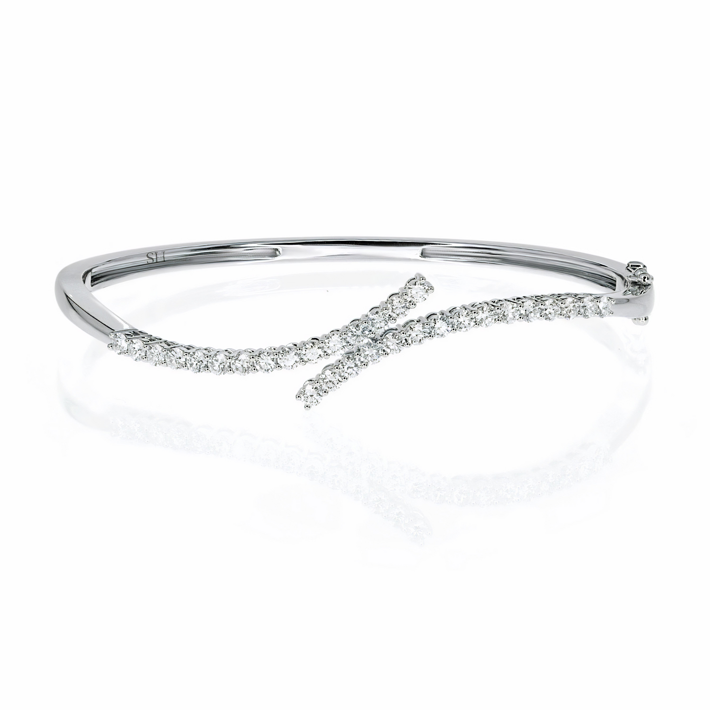 18kt gold twin band curved off-set diamond bangle (2.1mm) - W0749