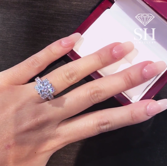 Pictured with 3.00ct diamond